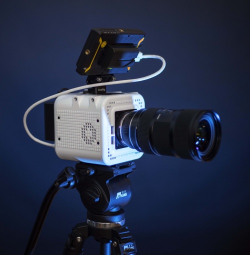 octopus swappable sensors cinematography camera 4k tripod-monitor.jpg